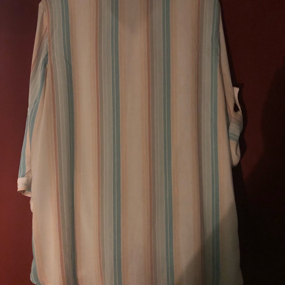 Button down top - Picture 4 of 6